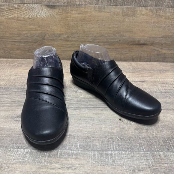 Clarks Collection Black Leather Loafers Women's Size 8 - Picture 6 of 7